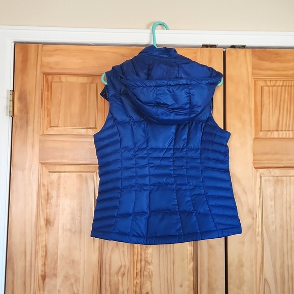 Eddie Bauer Down Hooded puffer vest - Picture 2 of 8